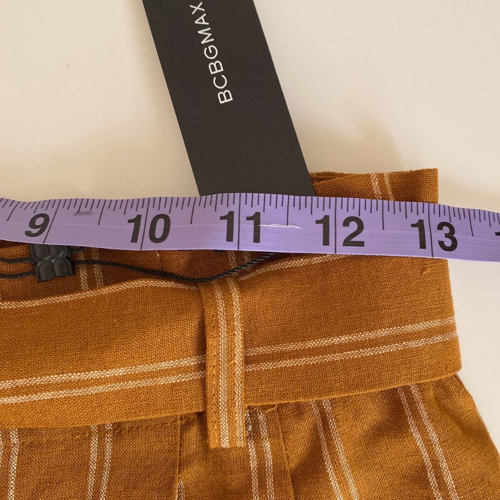 BCBG Linen High-Waisted Shorts - Picture 9 of 15
